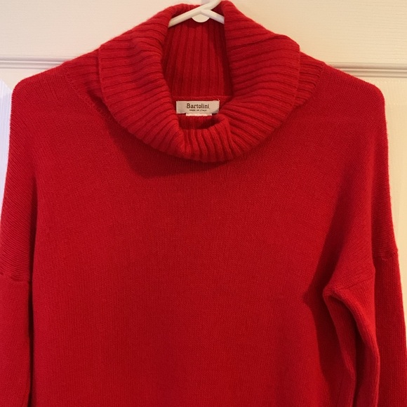 Bartolini red turtle neck sweater size S - Picture 5 of 5